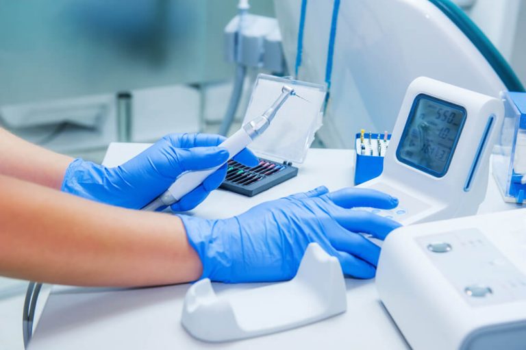 Zalety leczenia laserowego w stomatologii